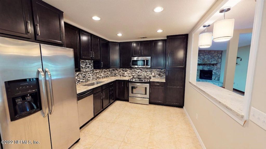 10658 WIMBLEDON DR, Jacksonville, FL 32257