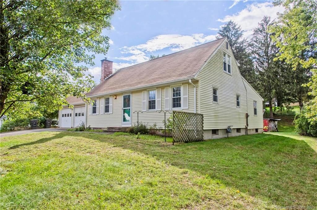 20 Coolidge Dr, Enfield, CT 06082