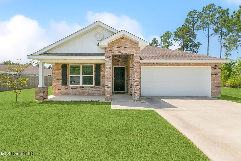 10068 Willow Leaf Dr, Gulfport, MS 39503