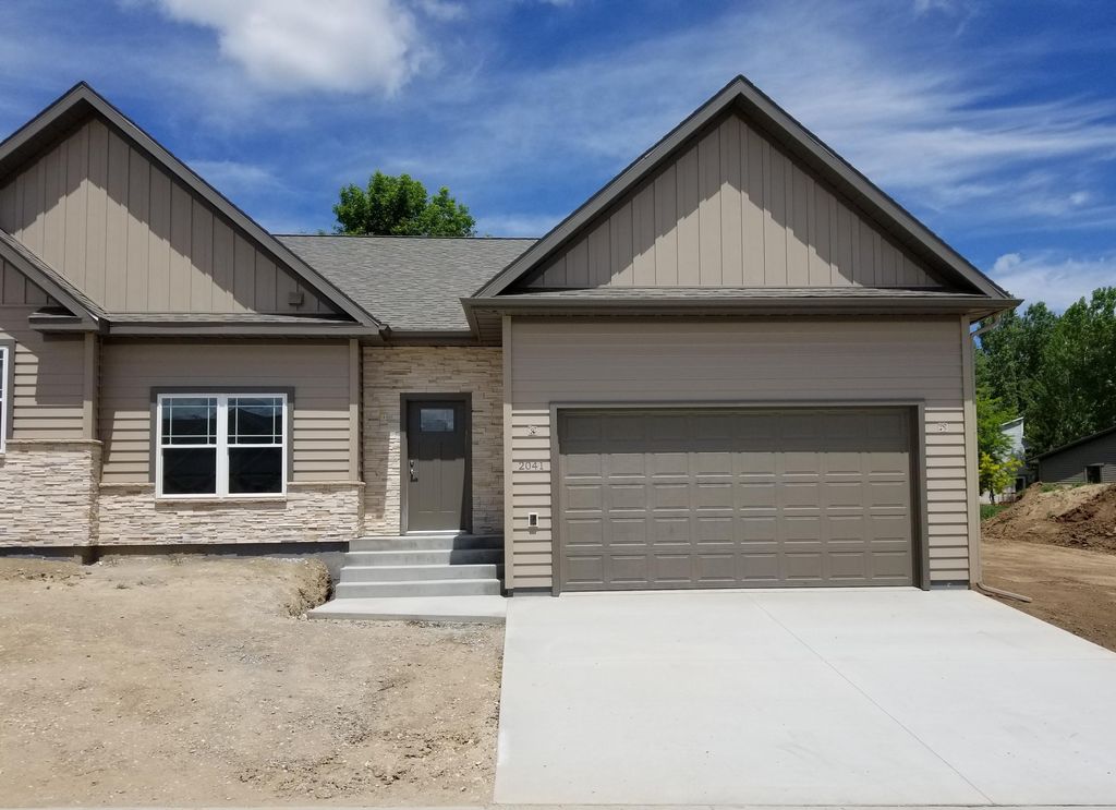 2041 Skyview West Dr, Sheridan, WY 3 Bed, 2 Bath SingleFamily Home