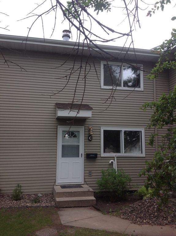 2715 Knight Dr #C, Grand Forks, ND 58201