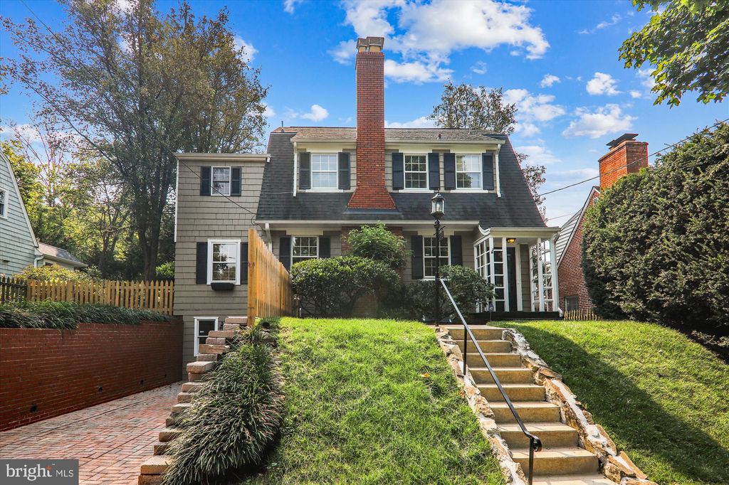 3516 Shepherd St, Chevy Chase, MD 20815
