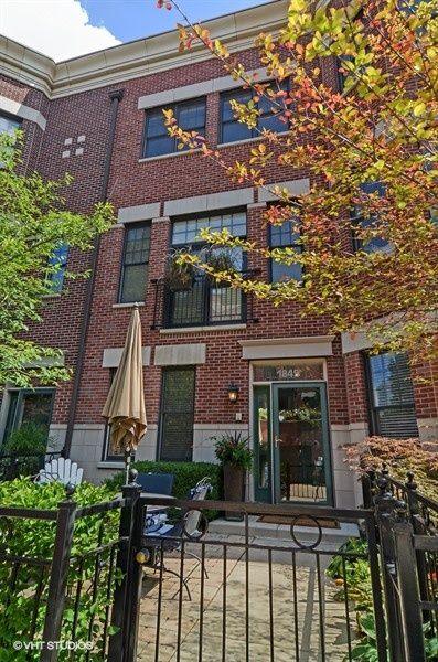 1916 S Prairie Ave, Chicago, IL 60616