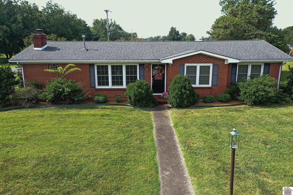 348 3rd St, Cadiz, KY 42211