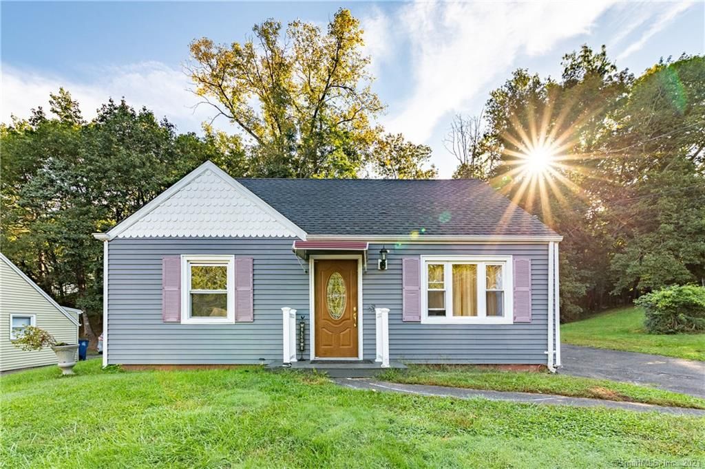 48 Hawthorne Rd, New Haven, CT 06513