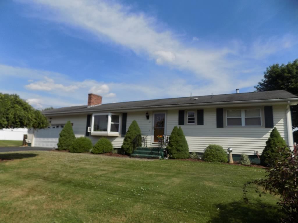 12 Reynolds Dr, Horseheads, NY - 3 Bed, 2 Bath Single-Family Home - 15