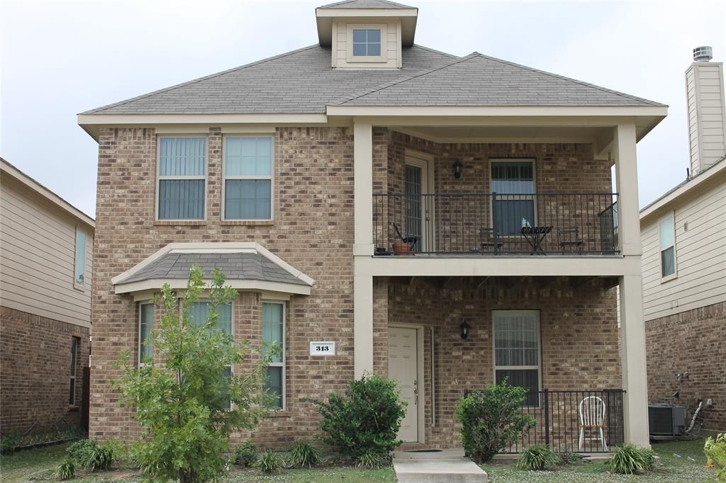 313 Haywood Cir, Lancaster, TX 75146