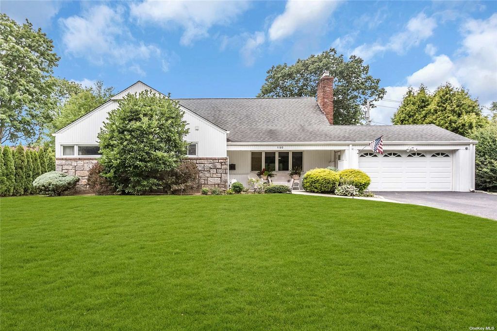 150 Westwood Circle, Roslyn Heights, NY 11577 See Estimated Value