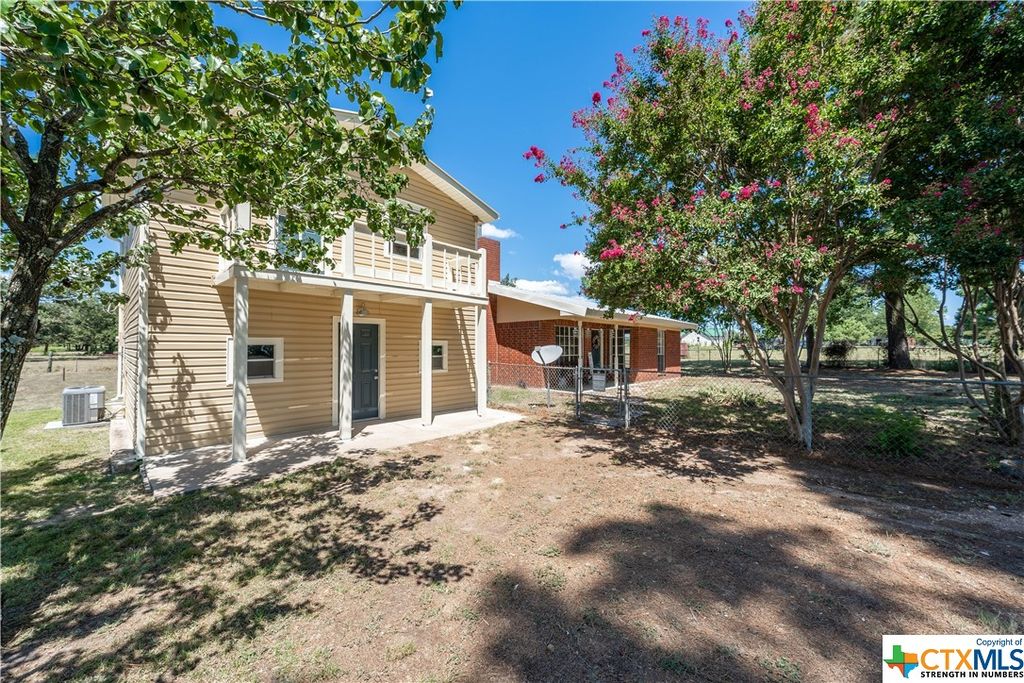 286 County Road 234 Loop, Cameron, TX 76520