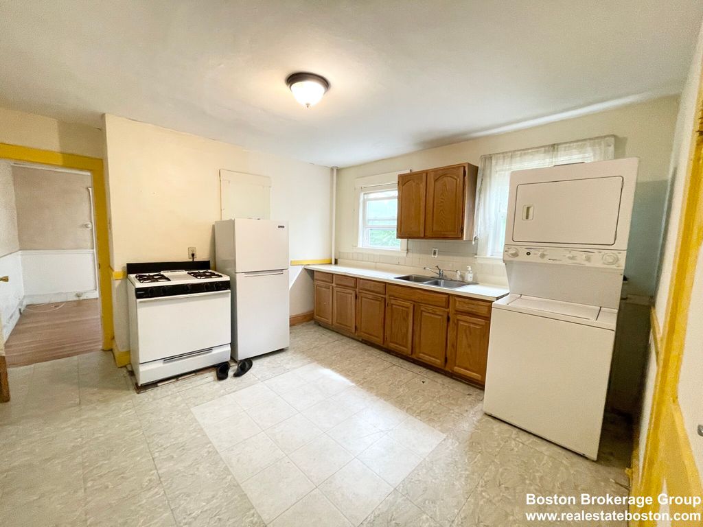 6 Mission St #1, Boston, MA 02115