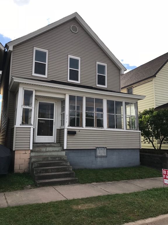 711 Brown St, Sault Sainte Marie, MI 49783