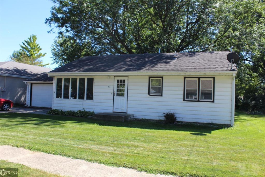 411 4th St SW, Britt, IA 2 Bed, 1 Bath SingleFamily Home 11 Photos