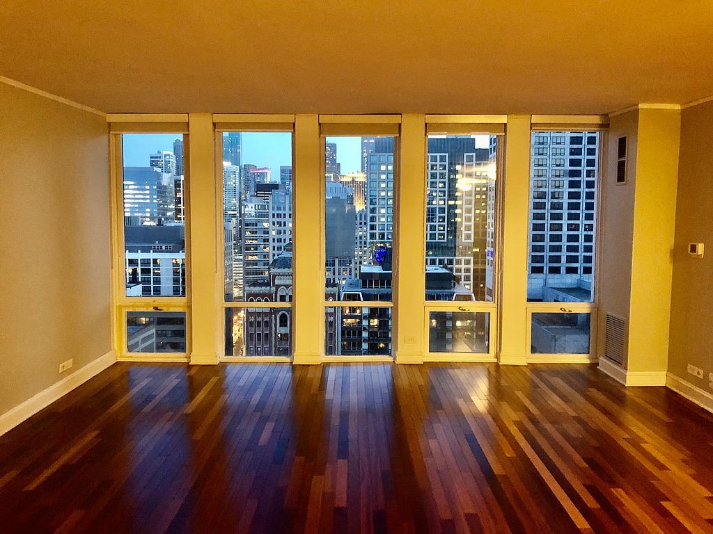 200 E Delaware Pl #31E, Chicago, IL 60611
