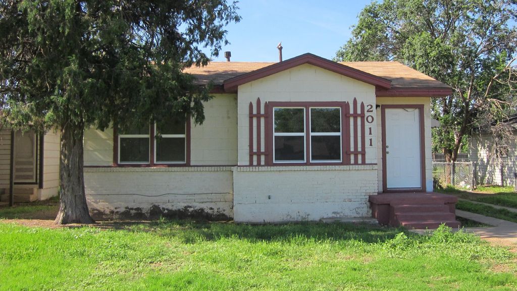 2011 W 19th St, Plainview, TX 79072