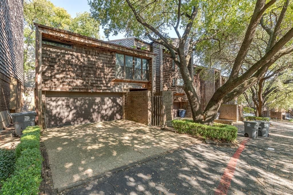 7418 Fair Oaks Ave #F, Dallas, TX 75231