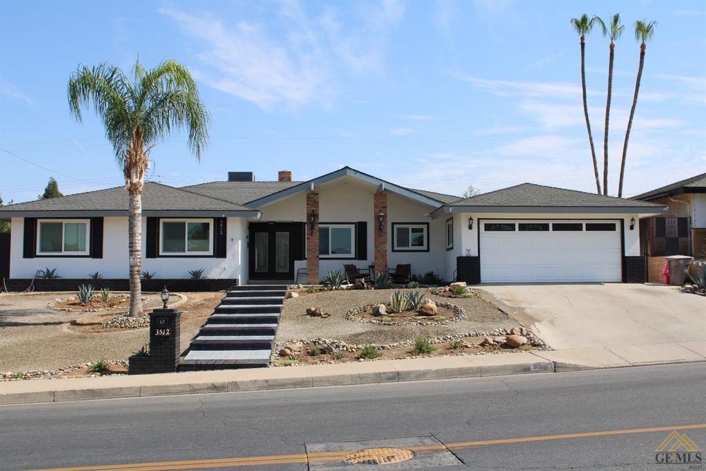 3512 Christmas Tree Ln, Bakersfield, CA 93306