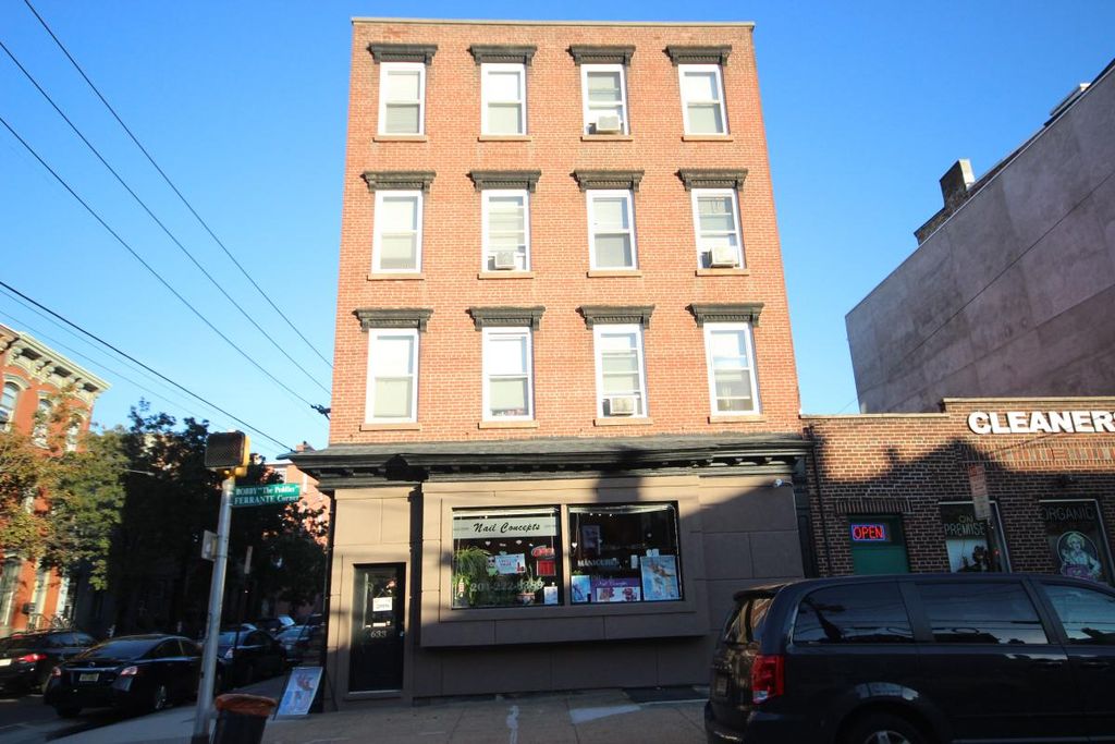265 7th St #3, Hoboken, NJ 07030