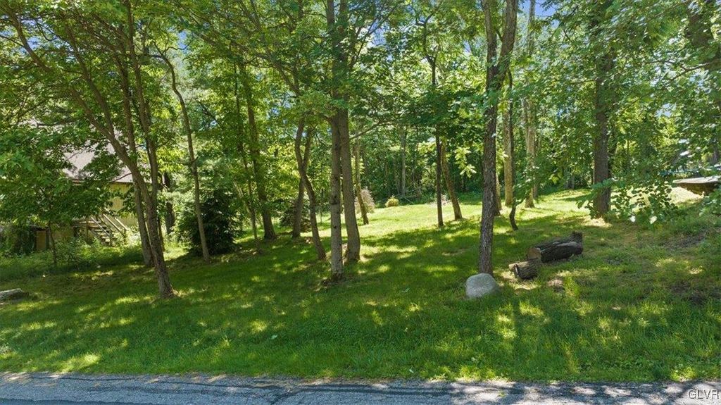 37 Lenape Trl, Mount Bethel, PA 18343