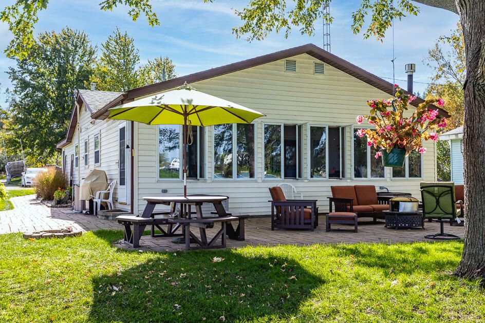 36 Winchester Dr, Addison, MI 49220