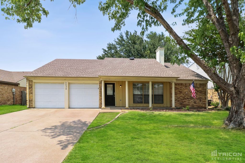 2638 Channing Dr, Grand Prairie, TX 75052