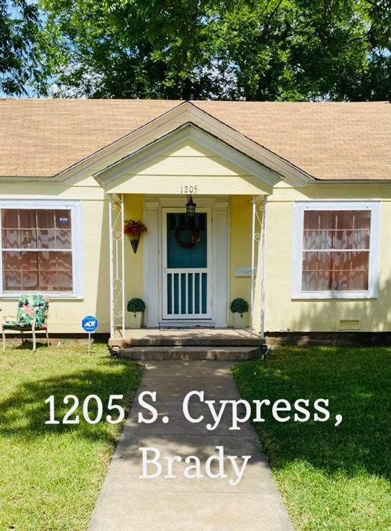 1205 S Cypress St, Brady, TX 76825