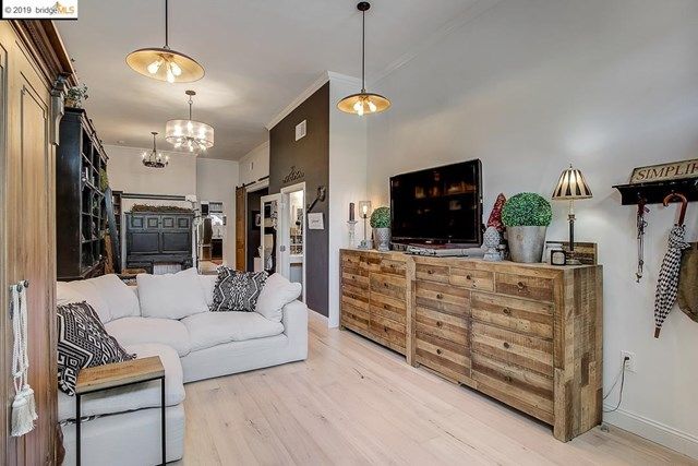 3139 West St, Oakland, CA 94608