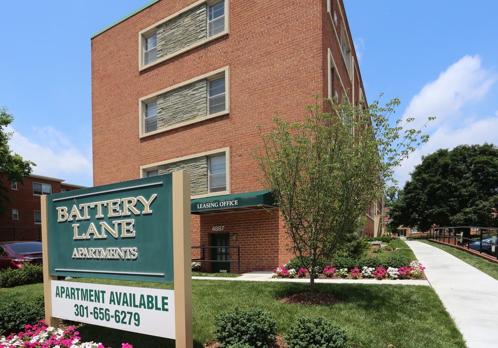 4887 Battery Ln, Bethesda, MD 20814