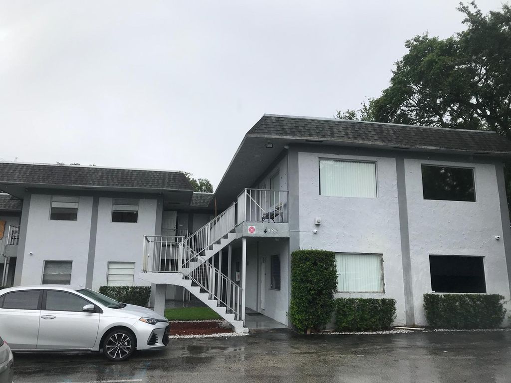 4485 Stirling Rd #210, Davie, FL 33314