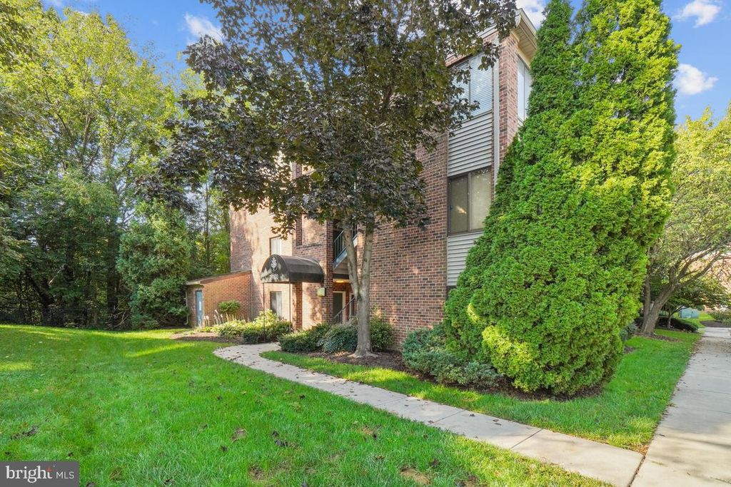 18100 Chalet Dr #13102, Germantown, MD 20874