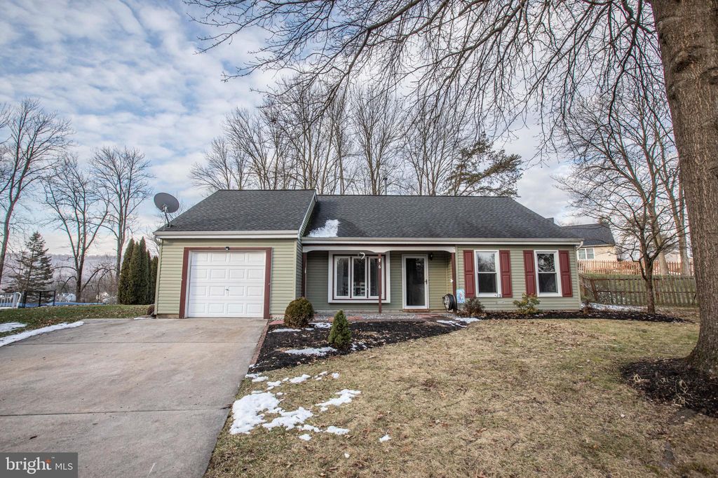 6 Ravens Ct, Reading, PA 19606