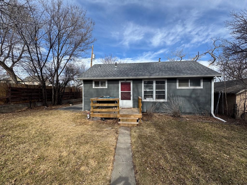 910 Fairview St, Rapid City, SD 57701