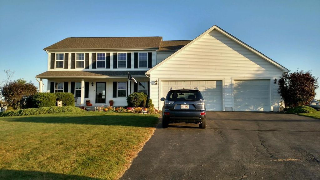 1276 Pheasant Run Dr NW, Canal Winchester, OH 43110
