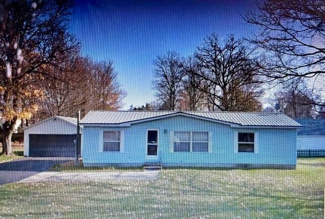 419 S Capital Ave, Athens, MI 49011