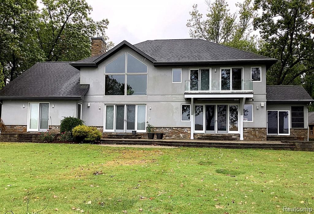7506 Base Lake Rd, Dexter, MI 48130