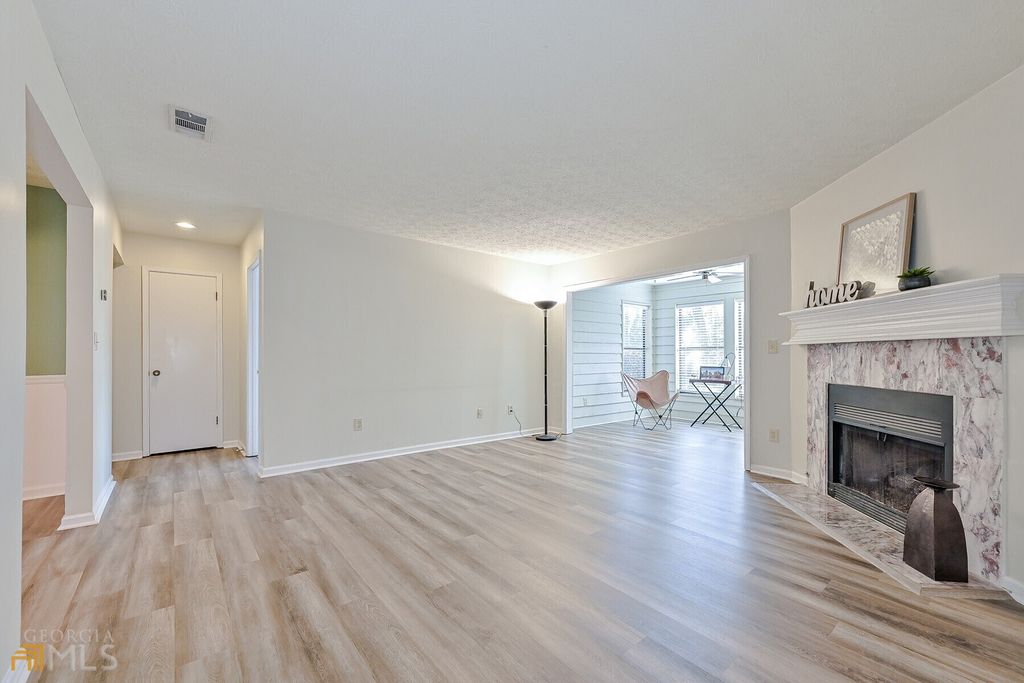 506 Parkaire Xing, Marietta, GA 30068