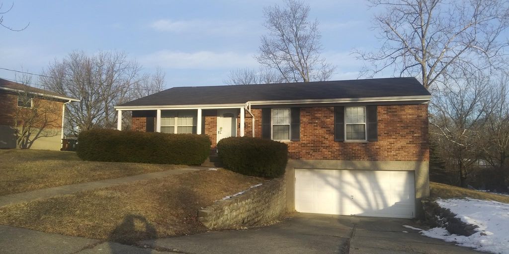 4378 Airycrest Ln, Cincinnati, OH 45211