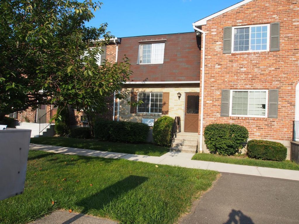 36 Sharon Rd 7, Waterbury, CT 2 Bed, 1 Bath Multi