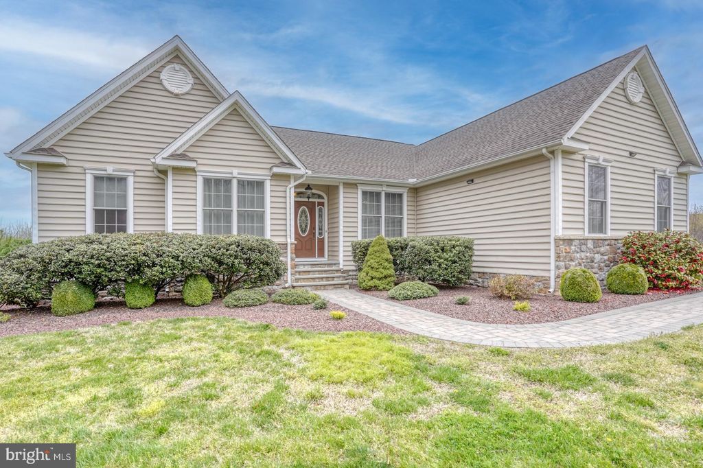 273 Masseys Millpond Rd, Smyrna, DE 19977