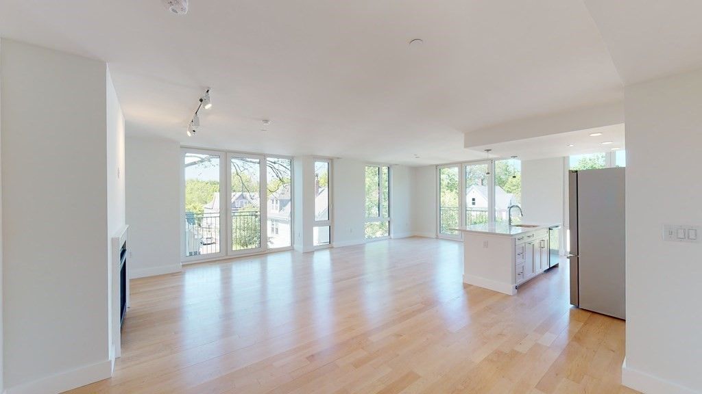 7 Beech St #311, Cambridge, MA 02140