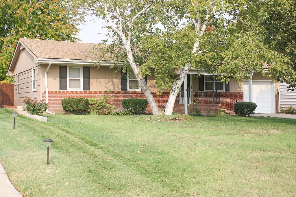 1009 Glenarm St, Pratt, KS 67124