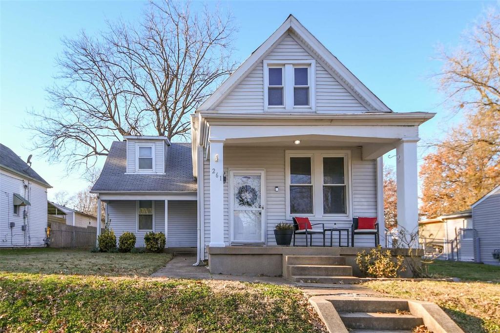 261 Pardella Ave, Saint Louis, MO 63125