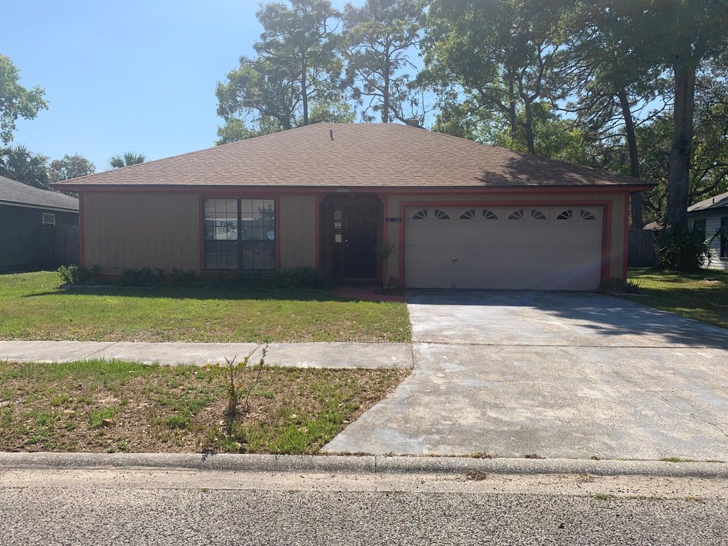1112 Dorwinion Dr, Jacksonville, FL 32225