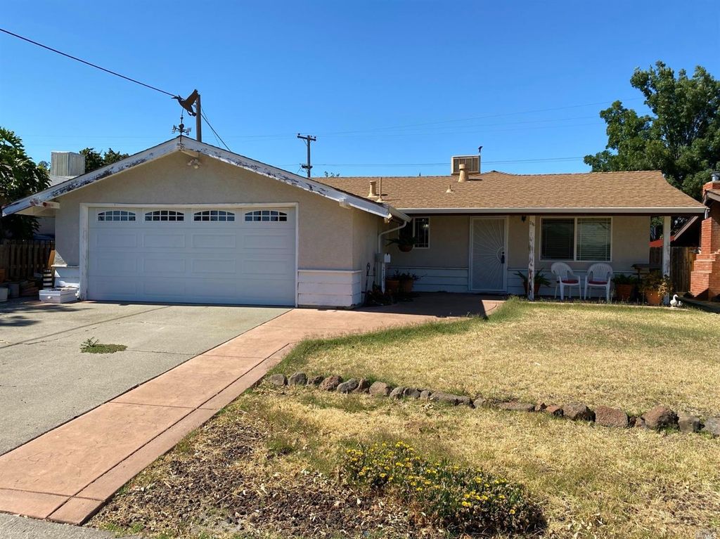 216 Markham Ave, Vacaville, CA 95688 See Est. Value, Schools & More