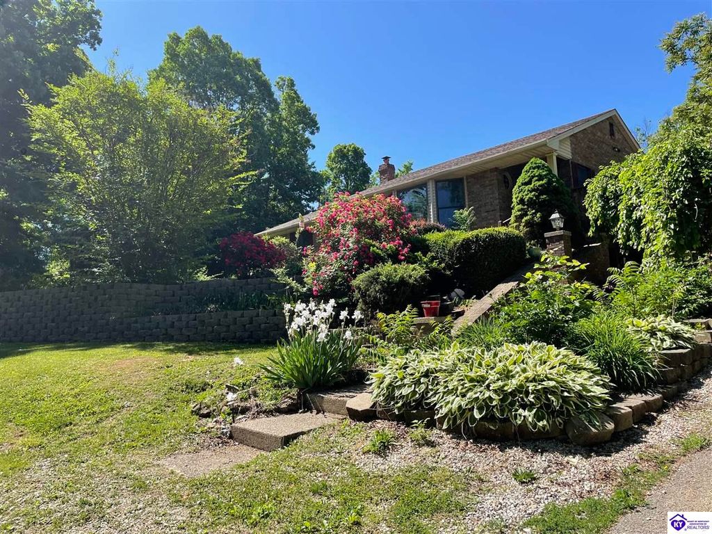 1121 Old US Highway 60 Loop, Irvington, KY 40146