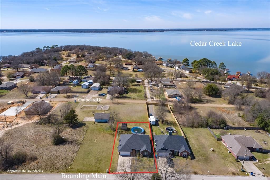 323 Bounding Main St, Gun Barrel City, TX 75156