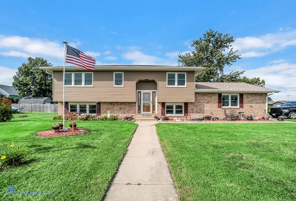 1070 S Illinois St, Coal City, IL 60416 Trulia