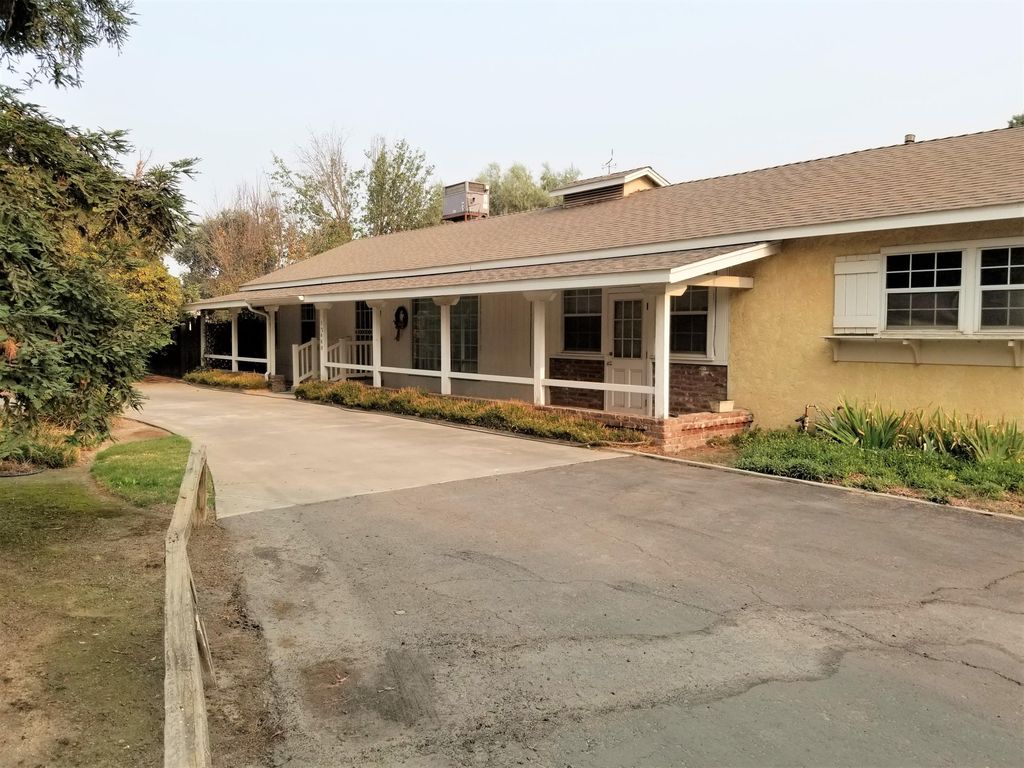 12460 Avenue 232, Tulare, CA 93274 2 Bed, 1 Bath SingleFamily Home