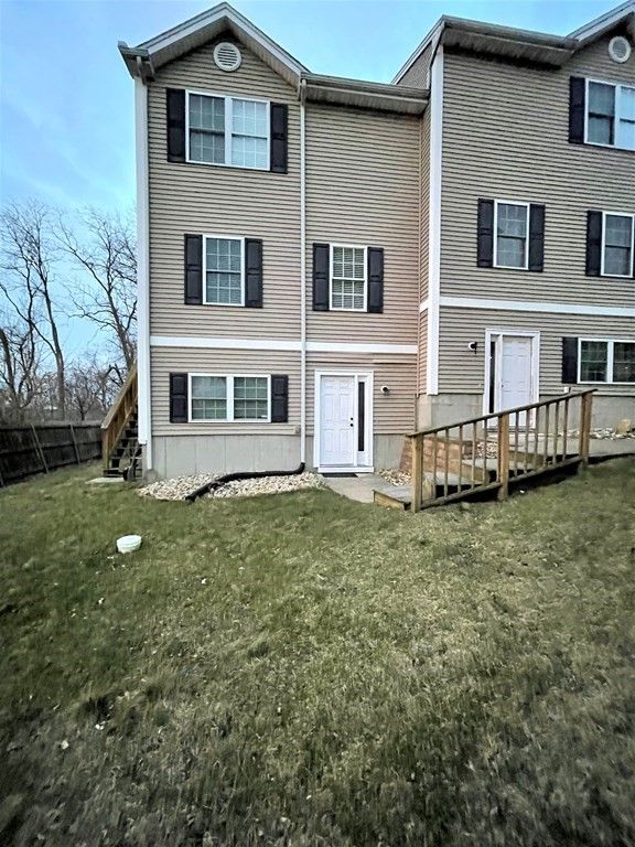 318 Crescent St #B, Fall River, MA 02720