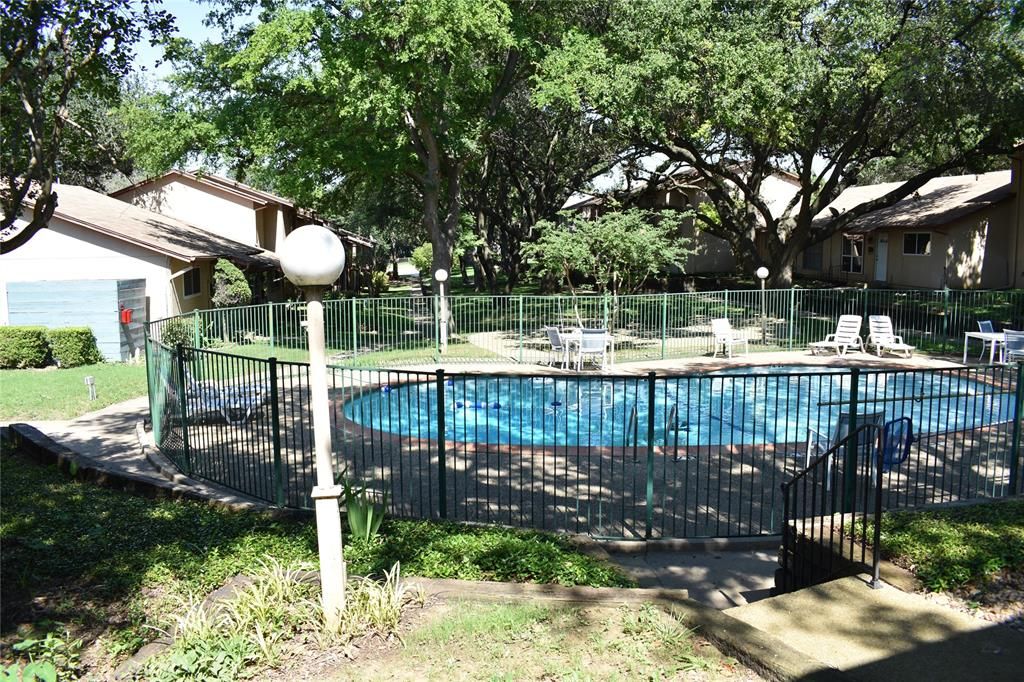 5742 Marina Dr #20, Garland, TX 75043