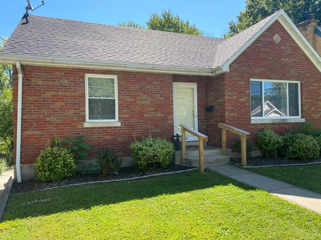 121 Riverside Dr, Jefferson City, MO 65101